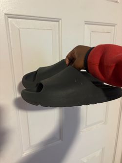 yeezy slides