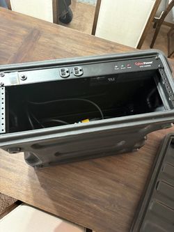 Gator 4U road case with included power conditioner