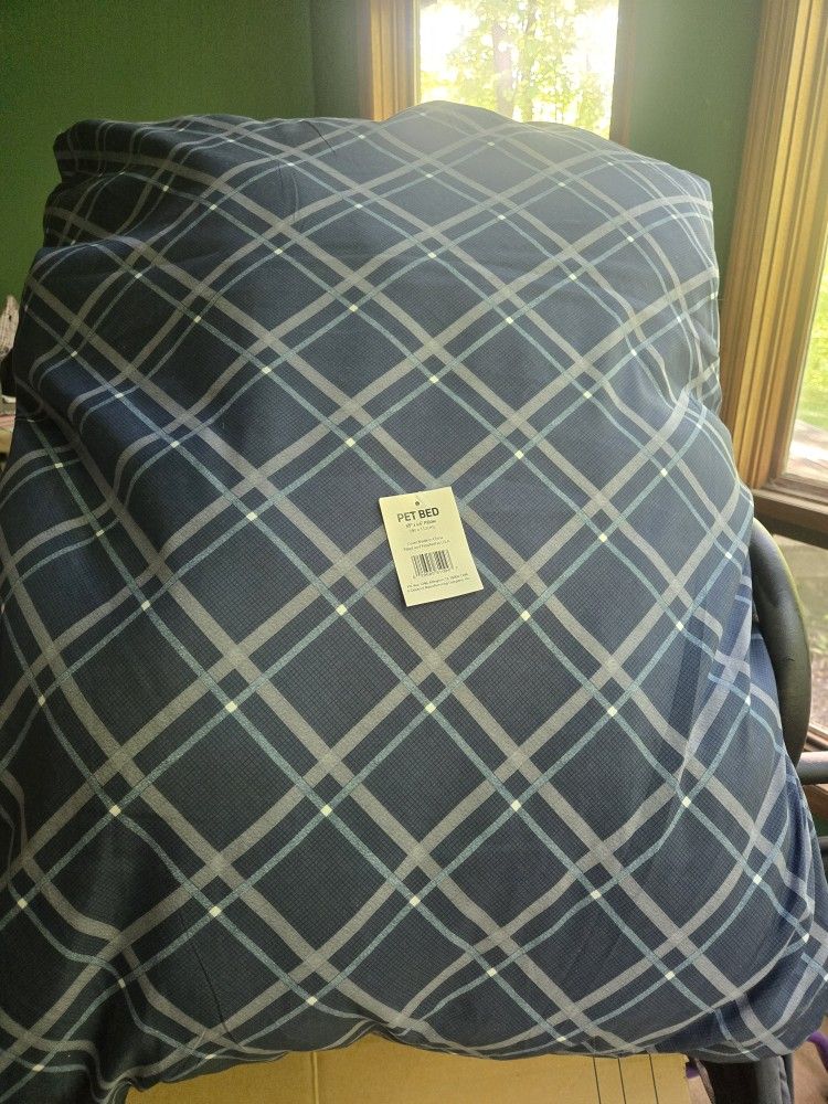 Pet BED 34 x 44 PILLOW Make An Offer