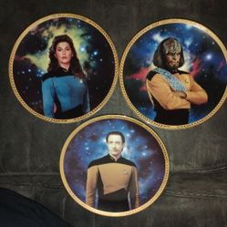 Hamilton Collection Star Trek Next Generation Plate Collection $70