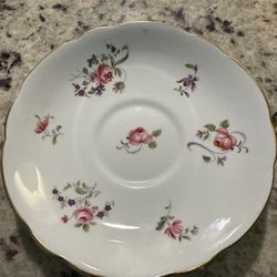 🌹 Winston Bone China Saucer – 22K Gold Trim – Made in England
