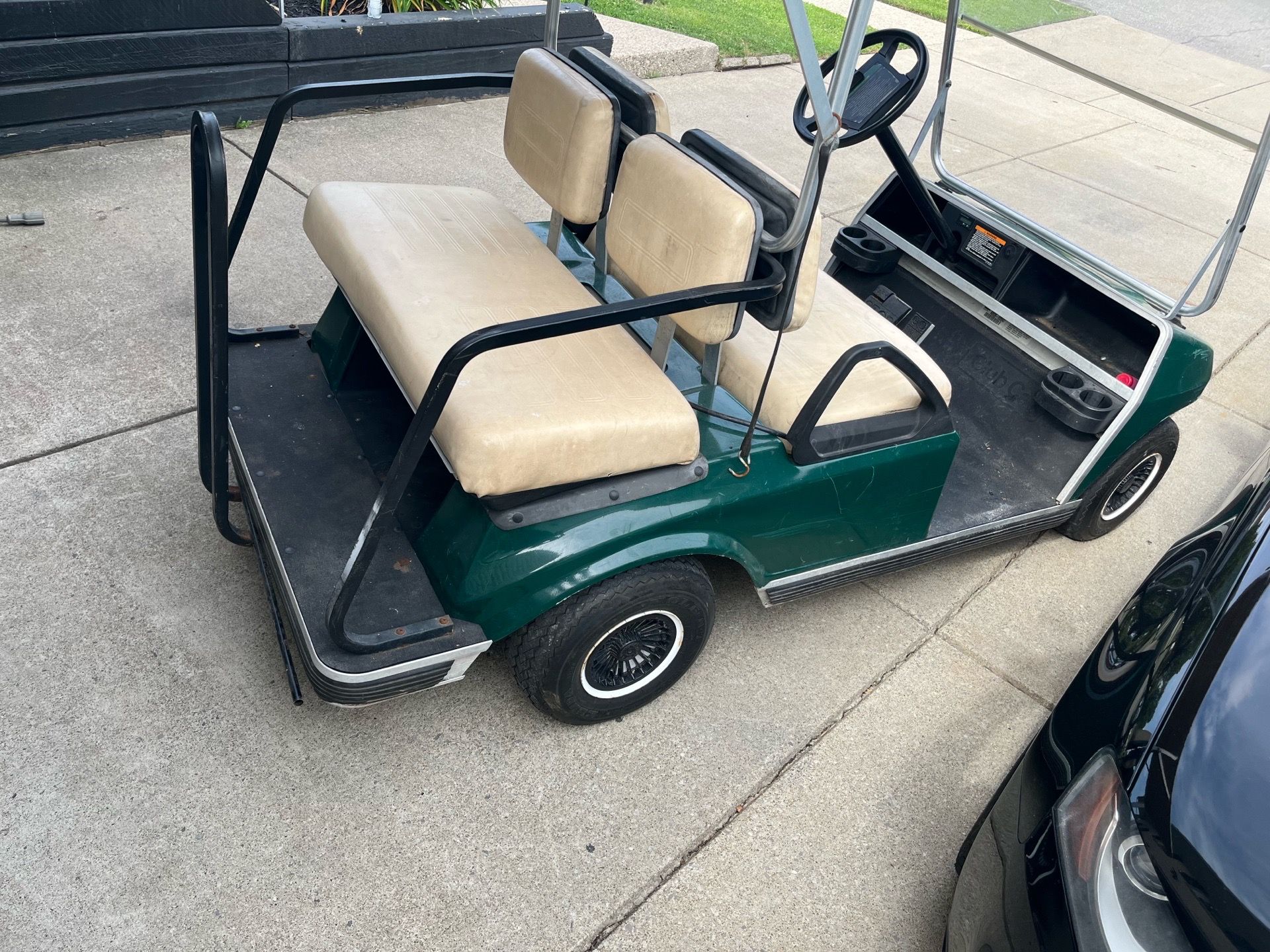 Golf cart.