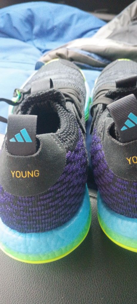 basketball shoes adidas size 11.5