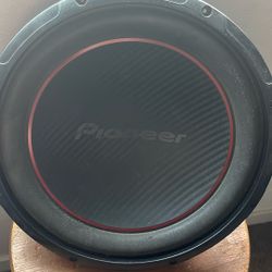 pioneer 12in sub carbon nagotiatable!!!