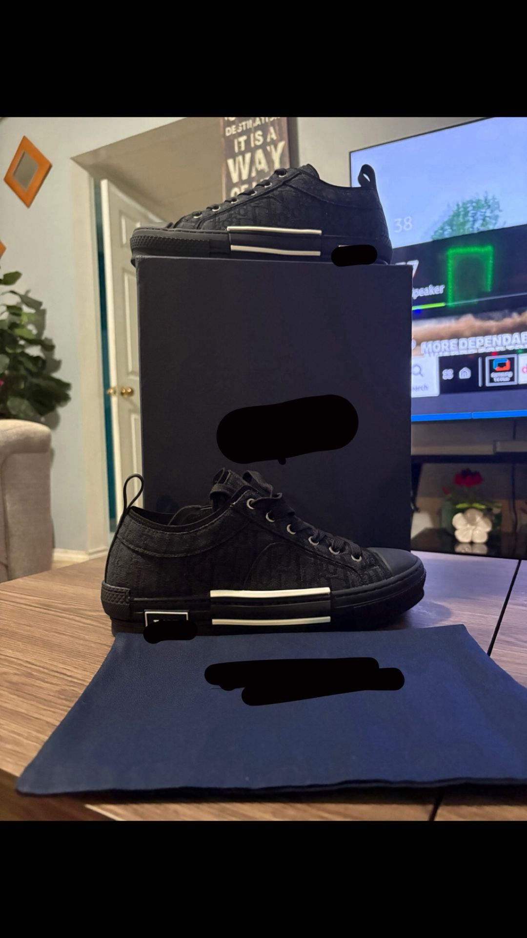 B23 Sneakers Size 9