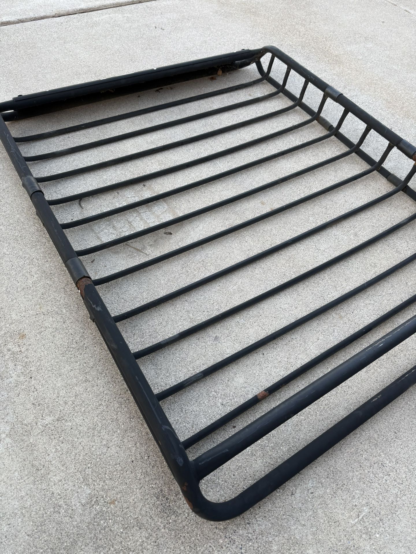 Universal Roof Rack Comes With Brackets