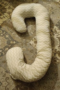 FREEE!!! Pillow for pregnant women.