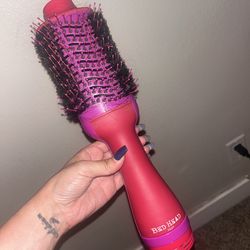 Bed head blowout brush