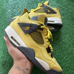 Jordan 4 lightning Yellow 