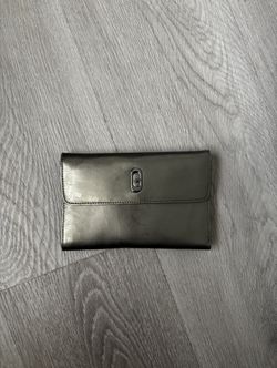 GUESS Leather Clutch Wallet – Metallic Green / Size Medium