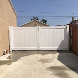 Vinyl Gate