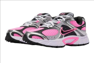 Women's Size 8.5 NIKE V5 RNR Trainer Women Pink.