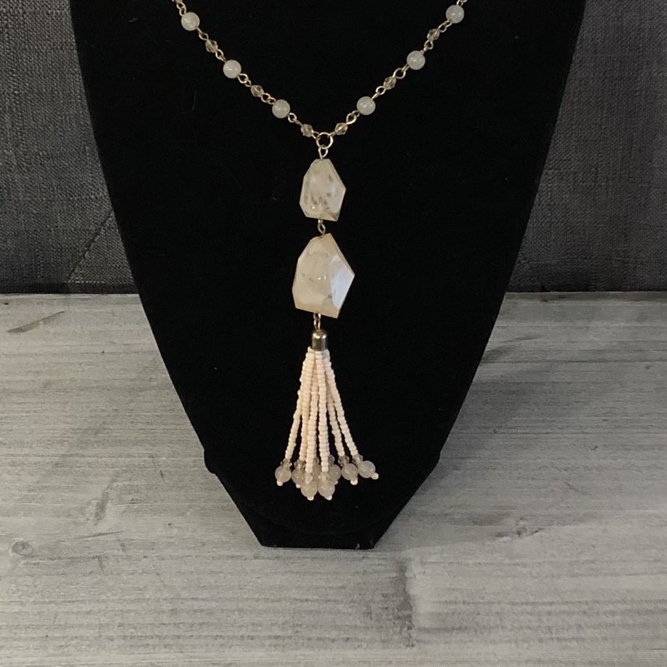 Gold Tone Soft Pink Pendant Necklace