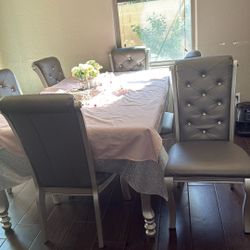 Dining Chair Set Of 4 Tuffted Vinyl  Sold Wood