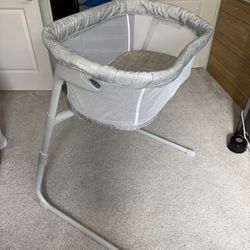 Halo Travel/Home Bassinet 