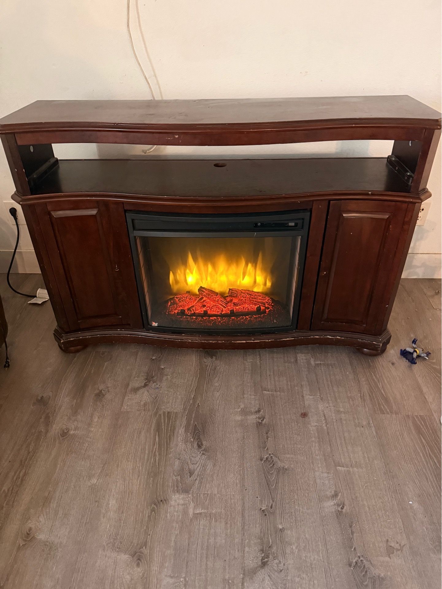 Tv mount/electronic fire place