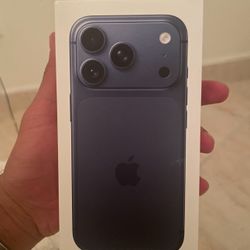 BRAND NEW IPHONE 17 PRO 