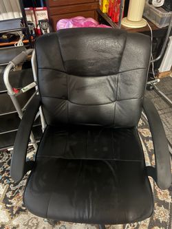 Black leather computer chair
