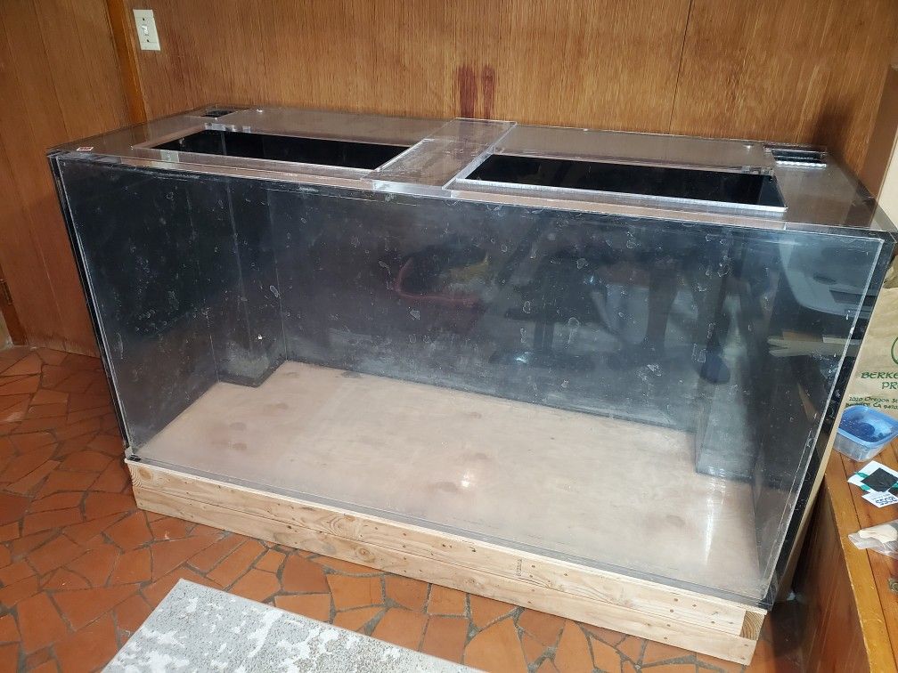 Large Plexiglass Aquarium 250 Gallons Fish Tank