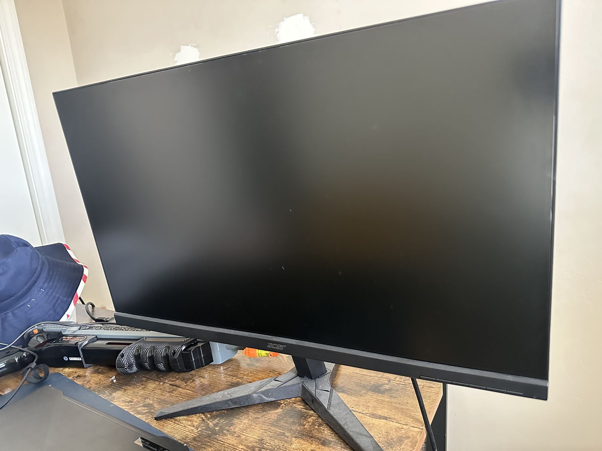 Gaming Monitor 27”