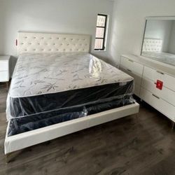 Furniture Bedroom Set ! Queen 4 - Pieces Bedroom Set ! Fast Shipping