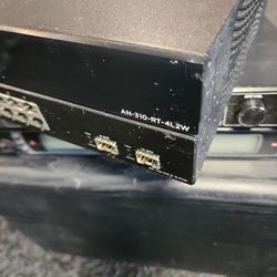 Araknis AN-310-RT-4L2W