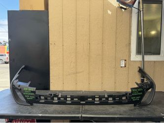 20(contact info removed) 2022 2023 TOYOTA HIGHLANDER REAR LOWER BUMPER COVER OEM USED