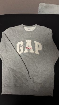 GAP SWEATSHIRT