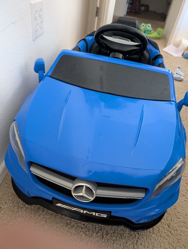 12V Kids Ride On Car with 2.4G Remote Control,Battery Powered Electric Car