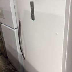 Frigidaire 33”  Freezer 20 Cu Ft