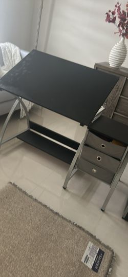 Mesa de oficina graduable