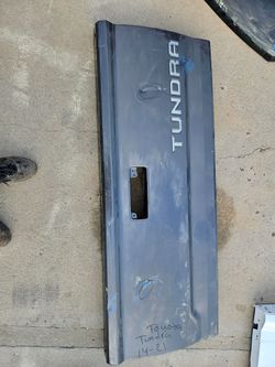 Toyota Tundra tailgate oem