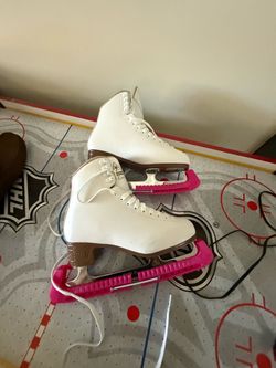 Jackson Figure Ice Skates with Blade Guards