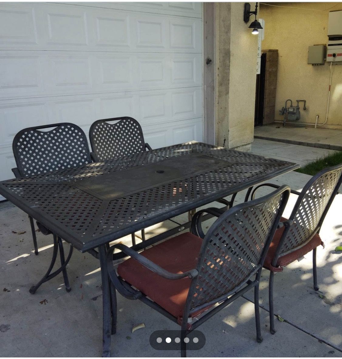 Pato Set Table And 4 Chairs and Cushions