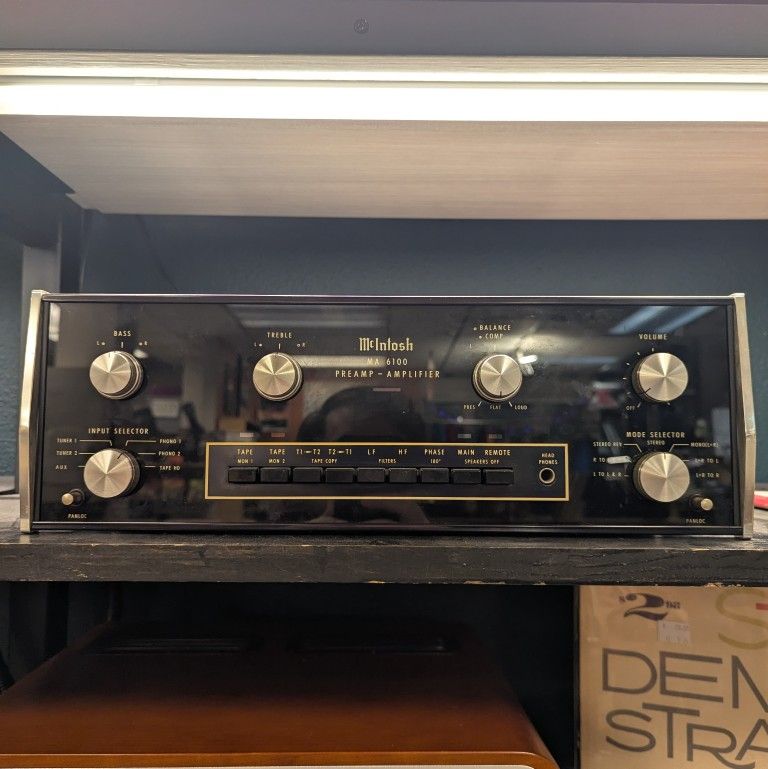 McIntosh MA 6100 Preamp-Amplifier