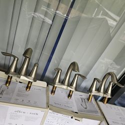 Centerset Bathroom Faucet