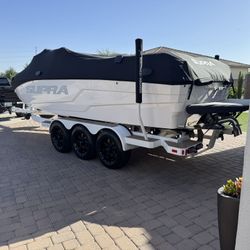 2022 Supra Boat SL 450 Only 60 Hrs