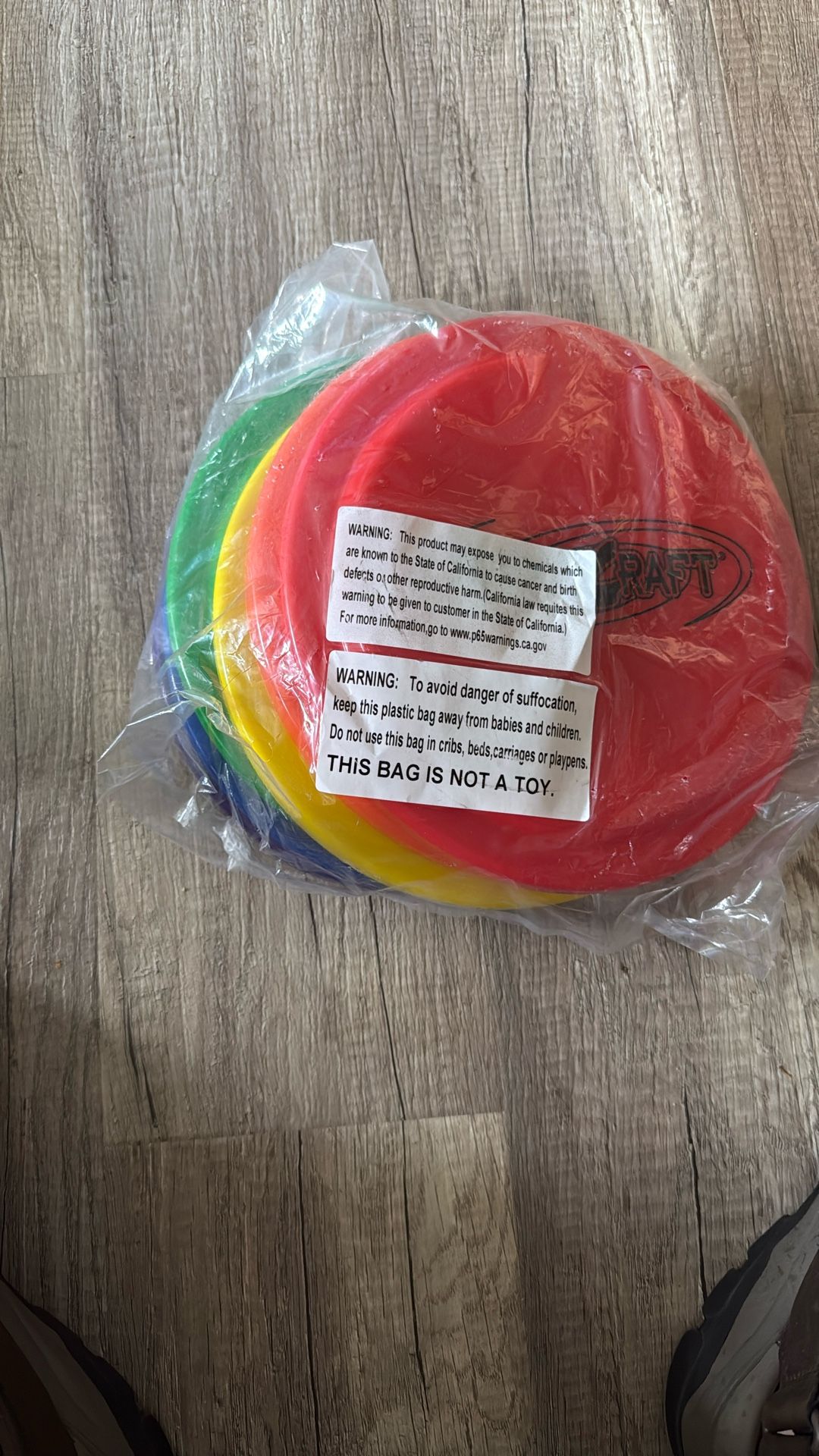 6 Frisbees