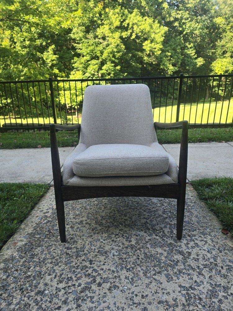 Mid-Century Modern Lounge Chair
