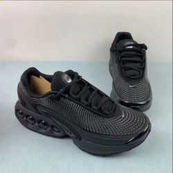 Nike Air Max DN Men’s Size 12