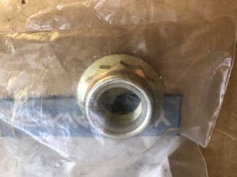 VW 2002 Axle nut