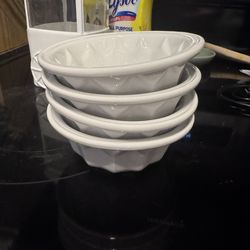 Mini glass Bundt cake dishes