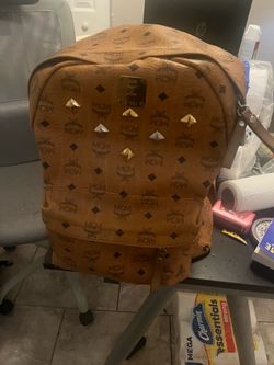 MCM Medium Stark Visetos Studded Backpack – Cognac 450$ OBO