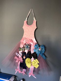 bow organizer & bows