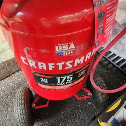 Craftsmen 30 Gallon Air Compressor And Hose