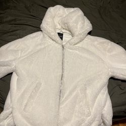 White Fluffy Jacket Women’s Small Size zips Up Had A Good On Back Winter Ready