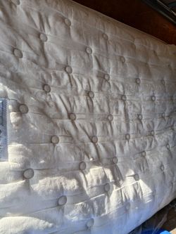 Queen size mattress and box spring