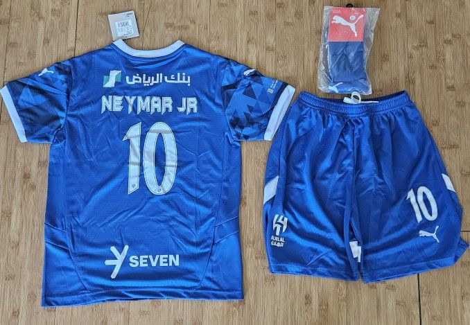 24/25 Al Hilal soccer kit Neymar Jr #10 kids size
Comes with jersey match short and socks.
Kids size available:
#26 8/10 years old
#28 10/12 years