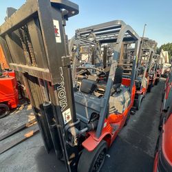 Toyota M7 Forklift 2 Stages 5000 Lbs