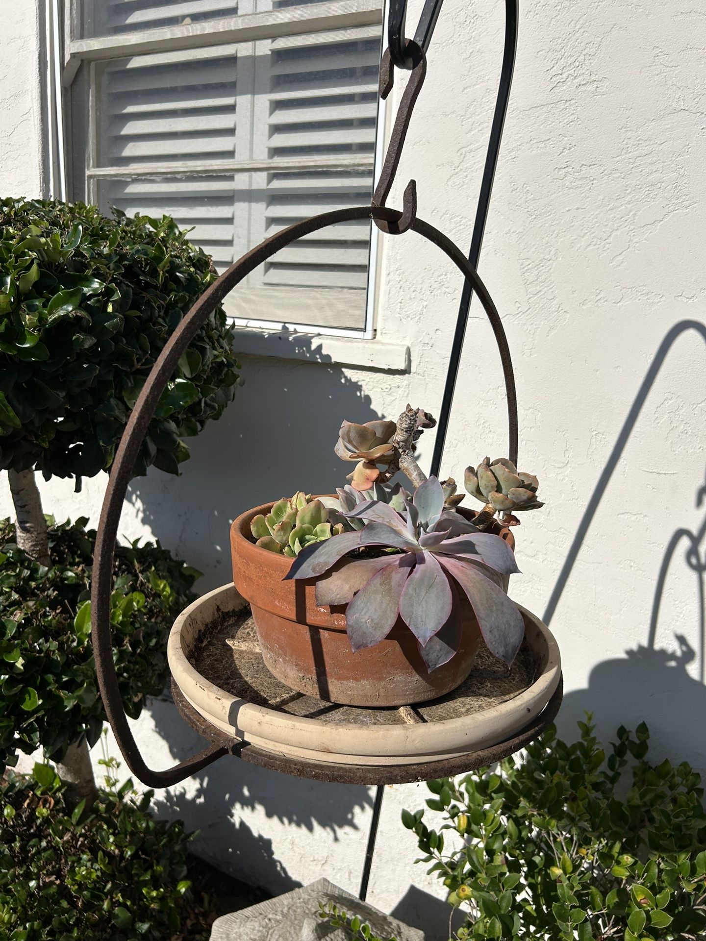 Vintage heavy wrought iron rustic hanging Planter Plant Pot Holder Display Large Hanger 